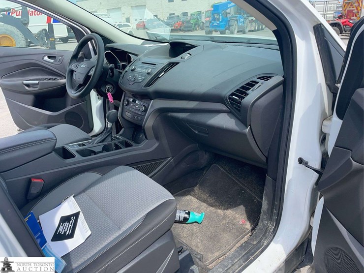 2017-ford-escape-image-16