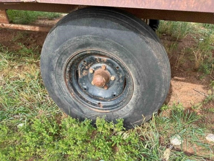 24'-trailer-w/-metal-mesh-caged-sides-image-2