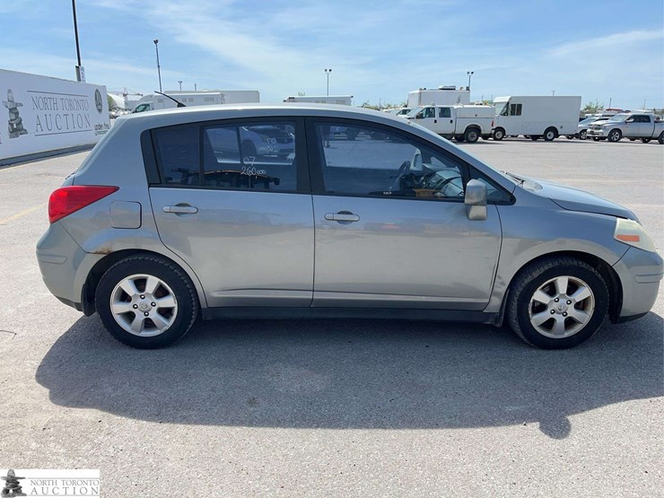 2007-nissan-versa-1.8-s-4dr-hatchback-(1.8l-i4-4a)-image-4