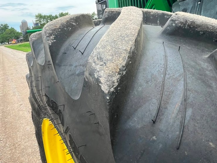 john-deere-8300-image-34