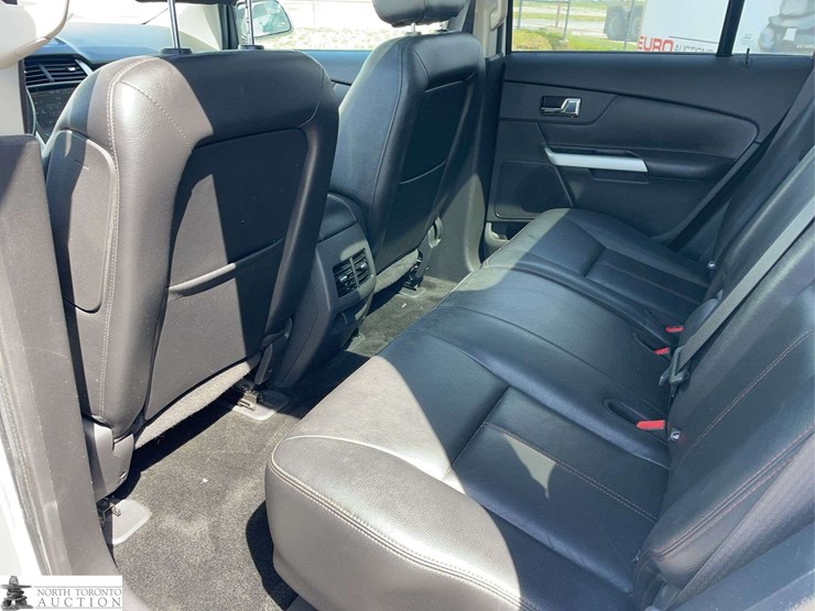 2013-ford-edge-image-16