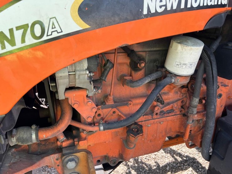 new-holland-tn70a-image-19