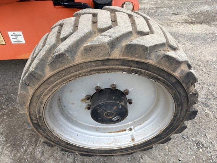 2016-jlg-600aj-image-17