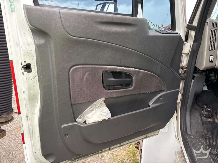 2014-international-durastar-4300-image-13