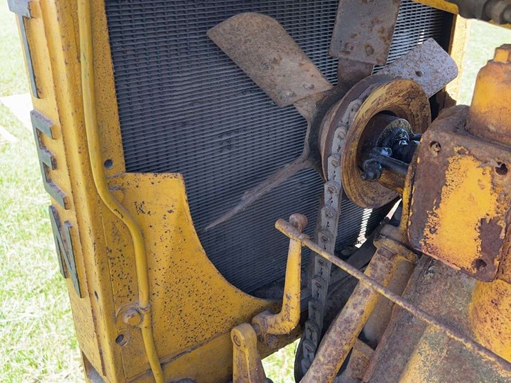 caterpillar-ten-image-30