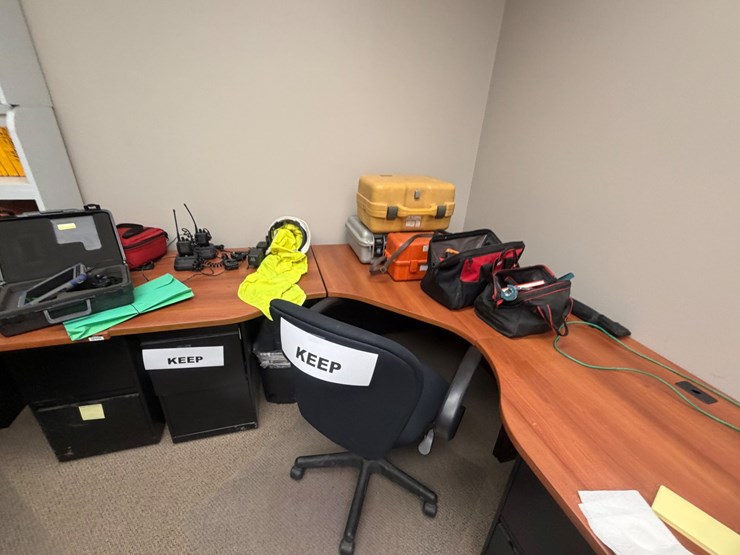 #3541-•-lot-of-office-furniture-|-located-in-st.-rose,-la-image-6