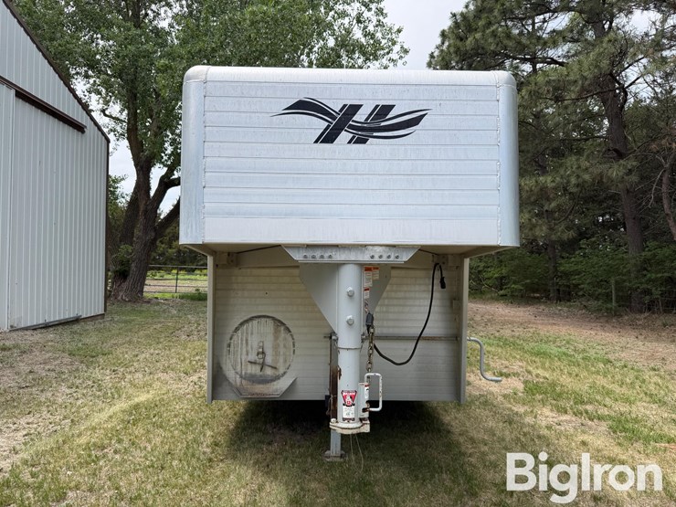 2020-hillsboro-32'-tri/a-aluminum-livestock-trailer-image-2