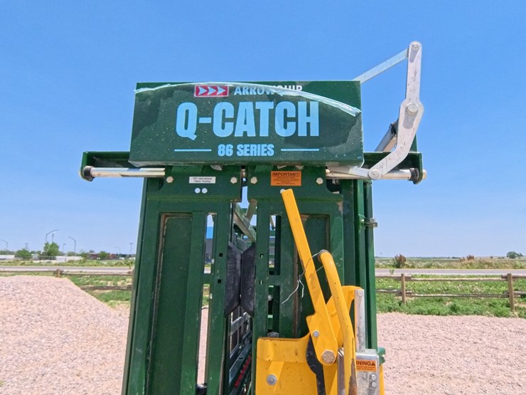 #1073-•-2019-arrow-quip-8600-cattle-chute-image-13