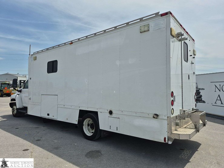 2006-chevrolet-kodiak-c5500-image-7