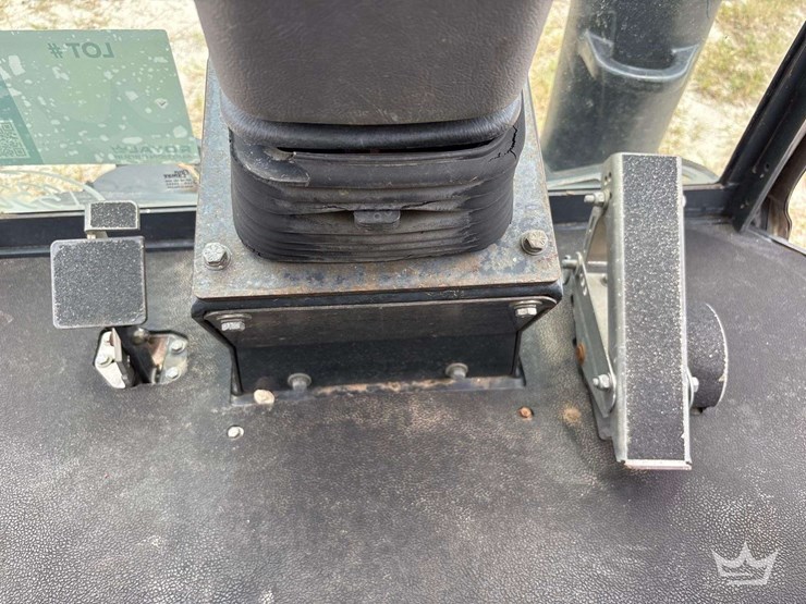 2014-madvac-lr50-ride-on-litter-vacuum-image-70