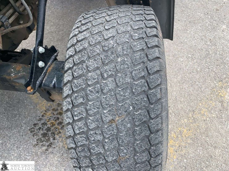 2010-john-deere-4520-image-21