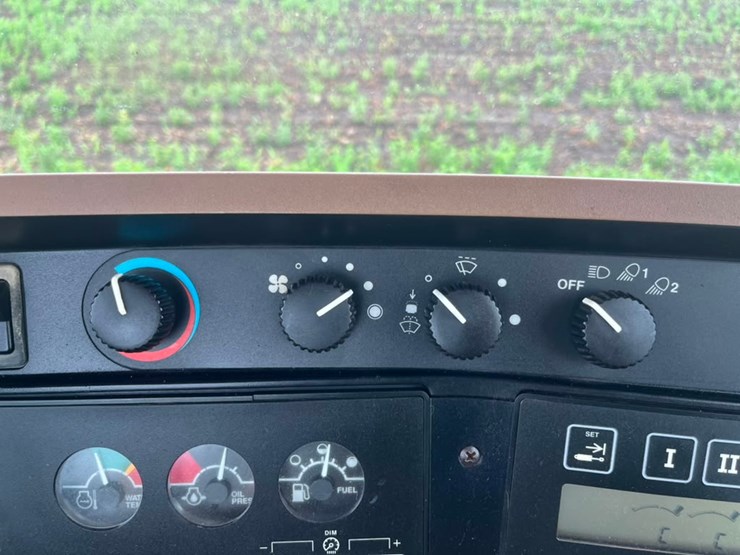 john-deere-8300-image-23