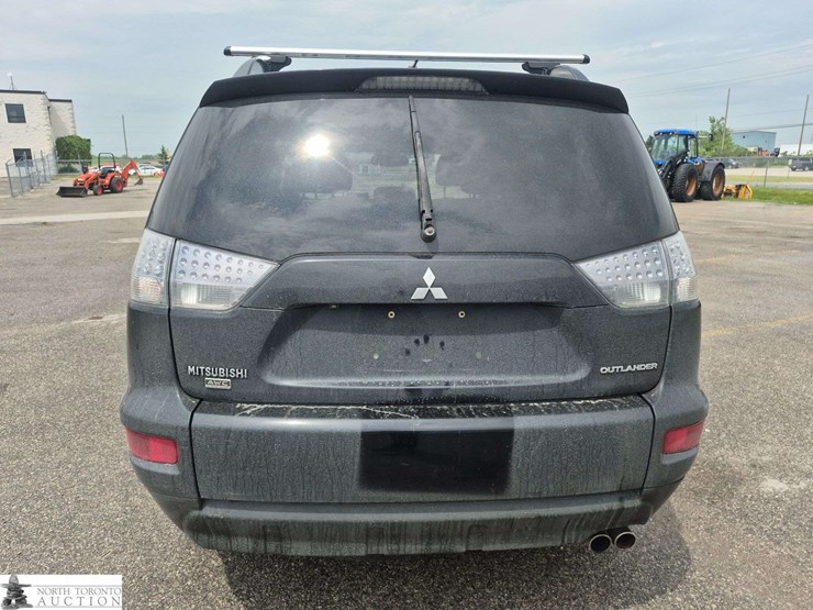 2013-mitsubishi-outlander-image-6
