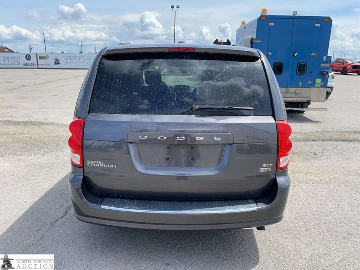 2017-dodge-grand-caravan-sxt-image-6