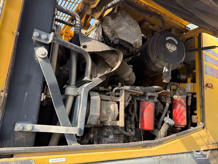 2010-komatsu-wa250-6-image-9