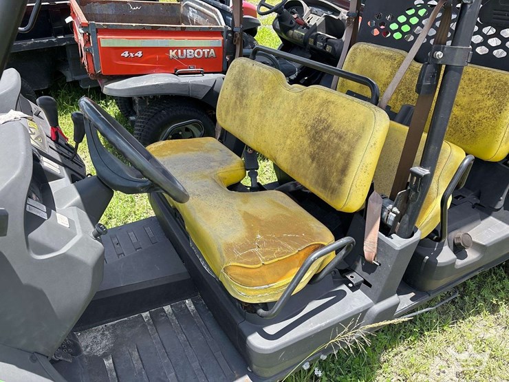 2017-john-deere-gator-image-10