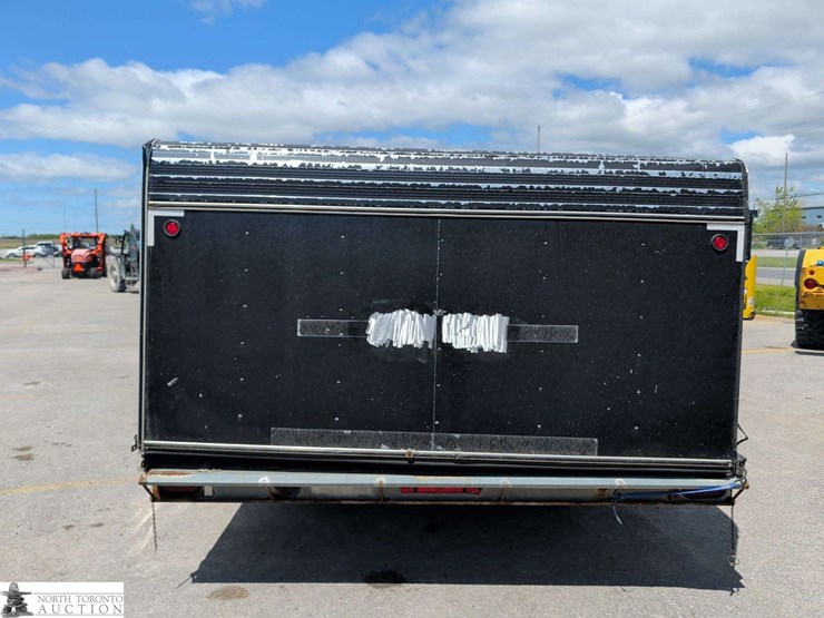 2011-l&b-moore-s/a-enclosed-trailer-image-4