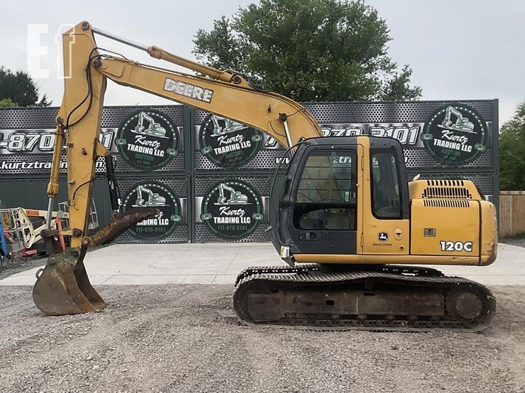 2005-deere-120c-image-1