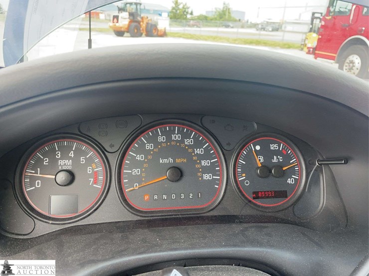 2004-pontiac-montana-image-11