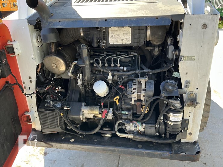 2014-bobcat-s650-image-18
