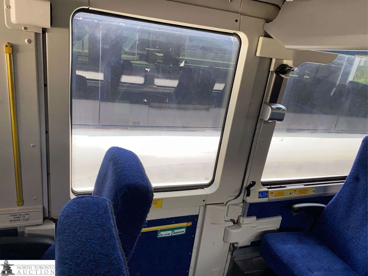 non-operable-2010-motor-coach-industries-d4500-t/a-passenger-wheelchair-accessible-bus-image-18