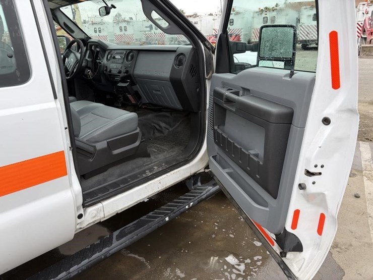 2016-ford-f350-xl-image-12