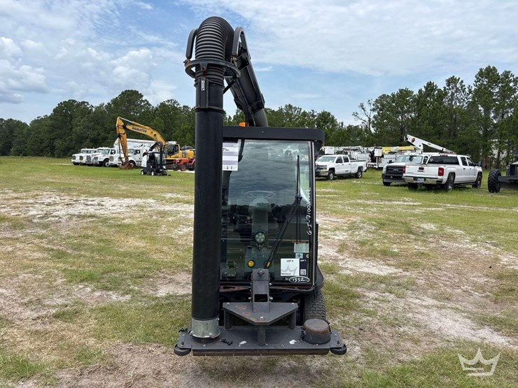 2017-madvac-lr50t-ride-on-litter-vacuum-image-49