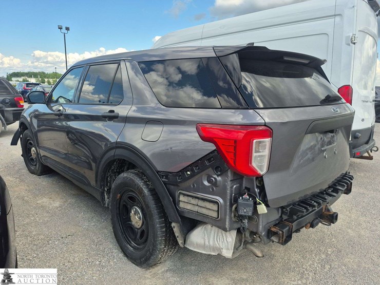 2021-ford-explorer-image-6