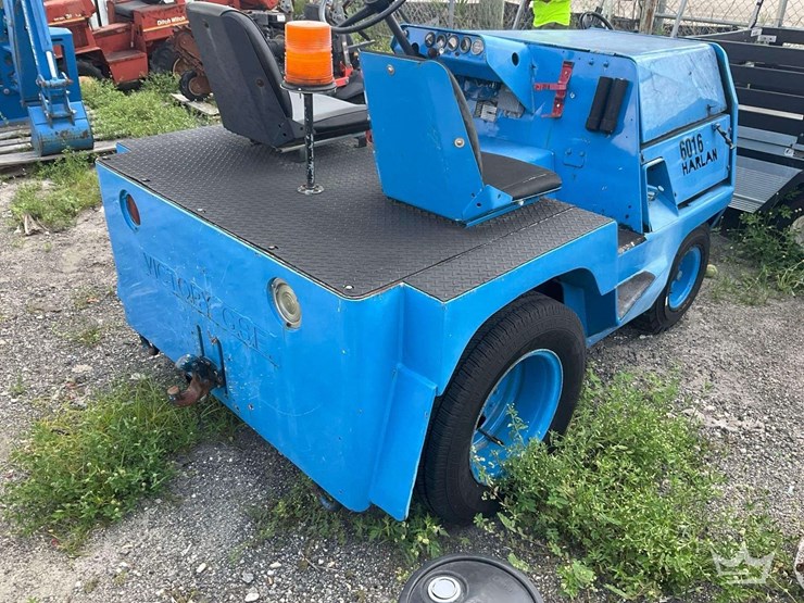1992-harlan-global-htag-50-aircraft-tug-tractor-image-4