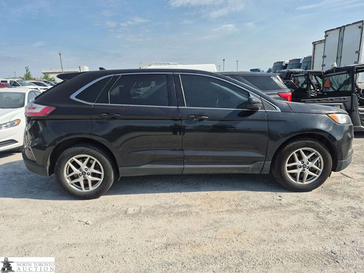 2021-ford-edge-image-4