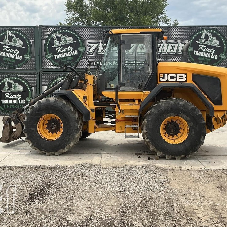 2018 JCB 427