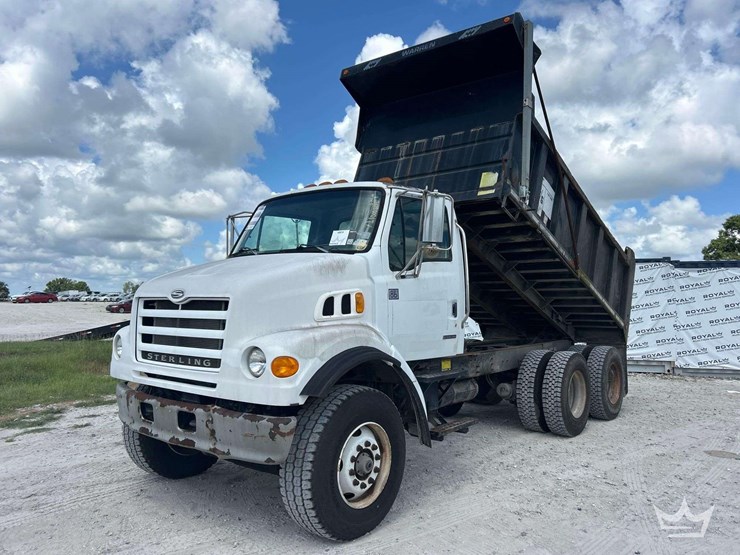 2003-sterling-l7500-image-1