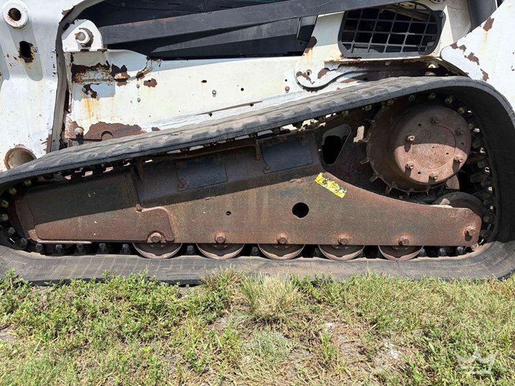 2015-bobcat-t750-image-16