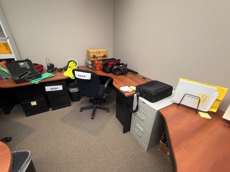 #3541-•-lot-of-office-furniture-|-located-in-st.-rose,-la-image-5