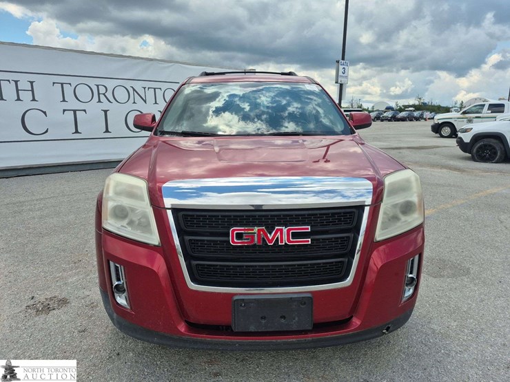 2013-gmc-terrain-image-2