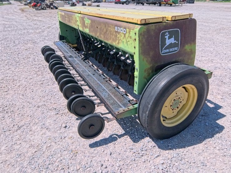 john-deere-8300-image-5