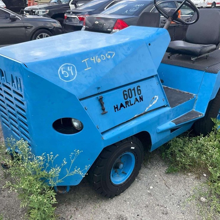 1992 Harlan Global HTAG-50 Aircraft Tug Tractor