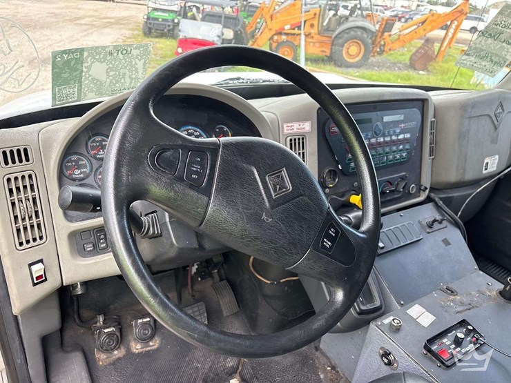 2014-international-durastar-4300-image-14