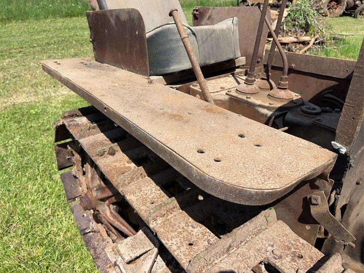 caterpillar-fifteen-image-18
