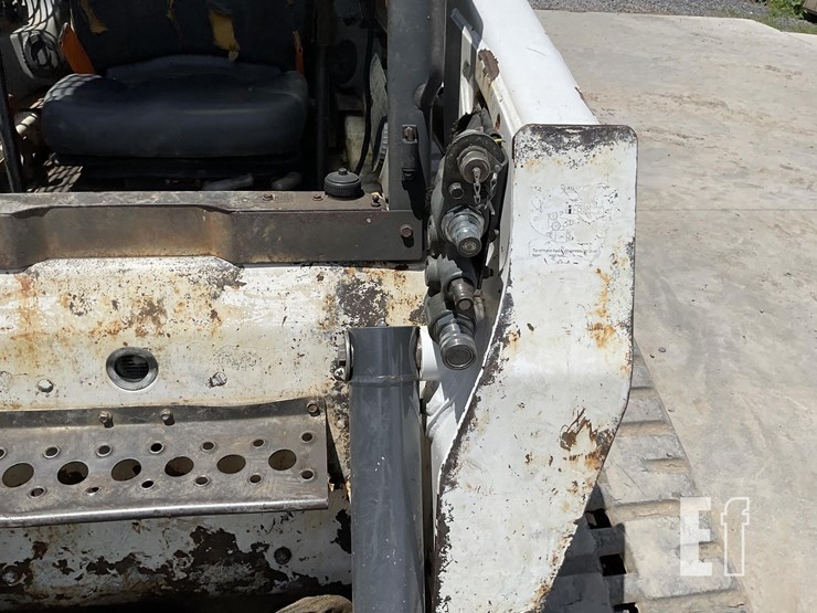 2003-bobcat-t250-image-13