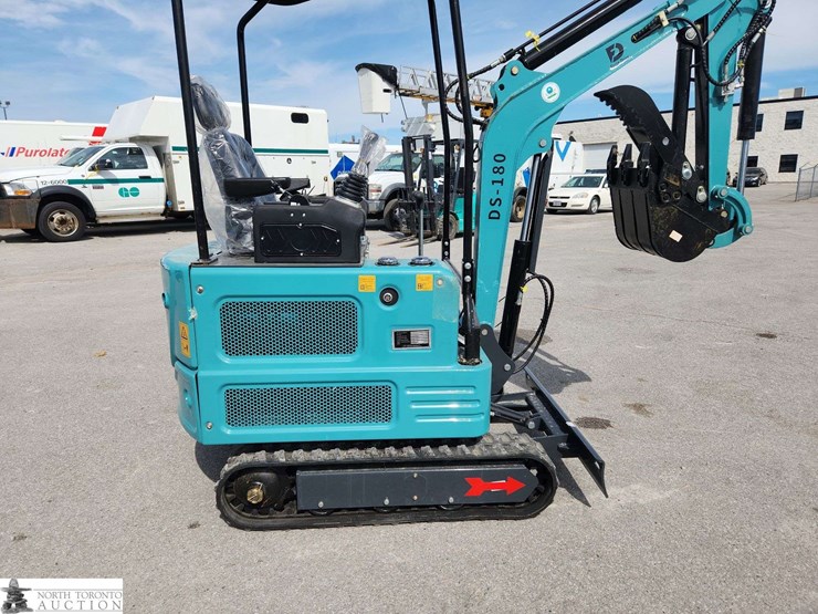 unused-2025-machpro-328-turquoiseblue-jbt-mini-excavator-image-5