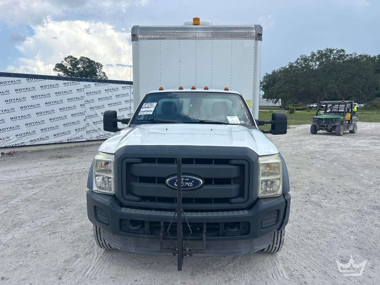 2015-ford-f550-image-32