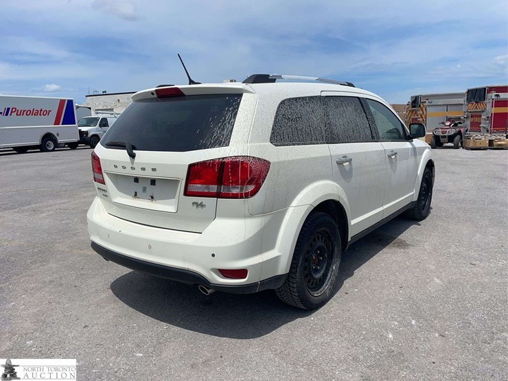 2012-dodge-journey-image-5