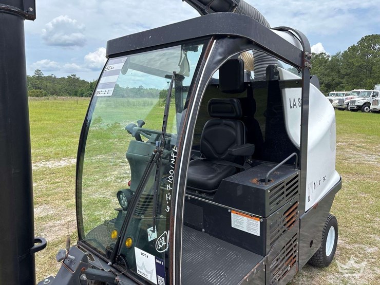 2019-madvac-lr50-ride-on-litter-vacuum-image-53