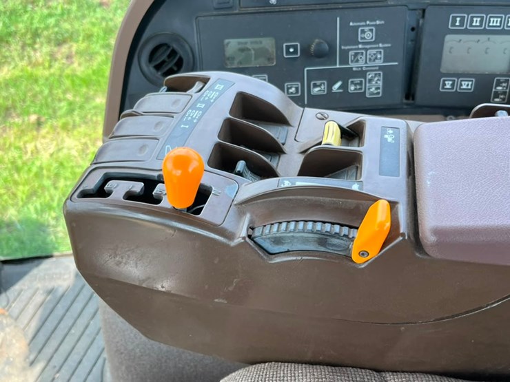 john-deere-8330-image-24