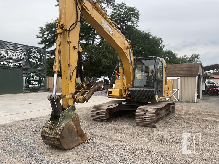 2005-deere-120c-image-8