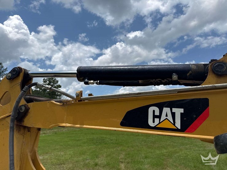 2013-caterpillar-303-image-44