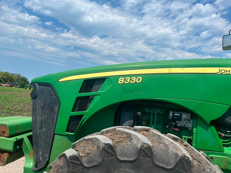 john-deere-8330-image-52