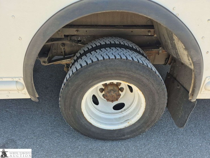2013-ford-e-series-s/a-step-van-image-21