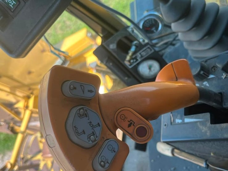 new-holland-fx60-image-22